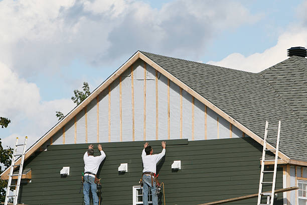 Professional Siding Installation technician working in Horse Shoe, NC